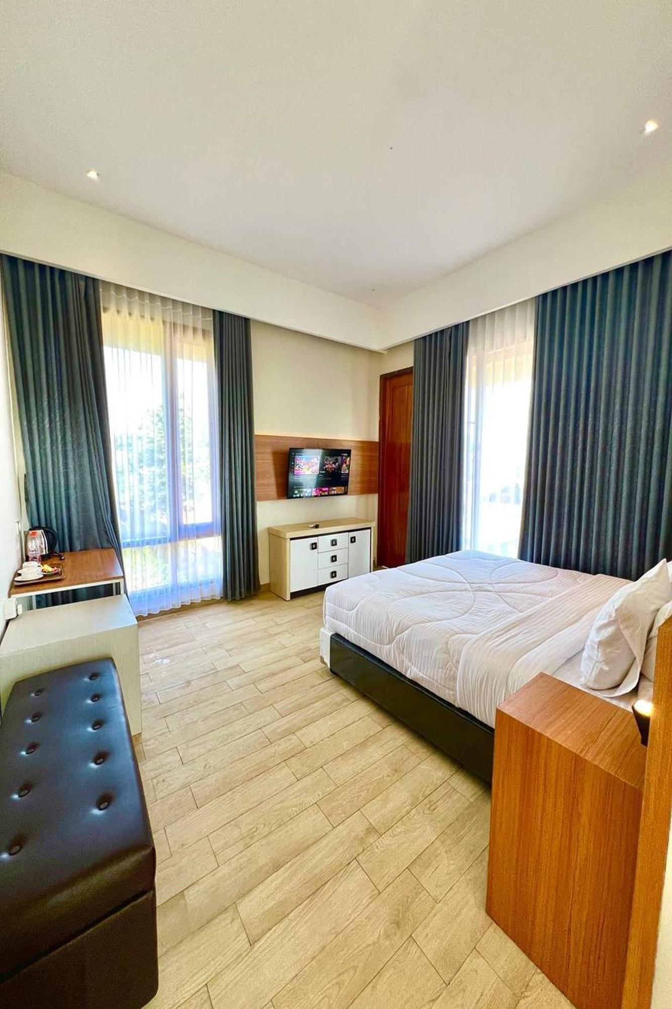 The Royal Joglo Hotel Tepus Ngoại thất bức ảnh