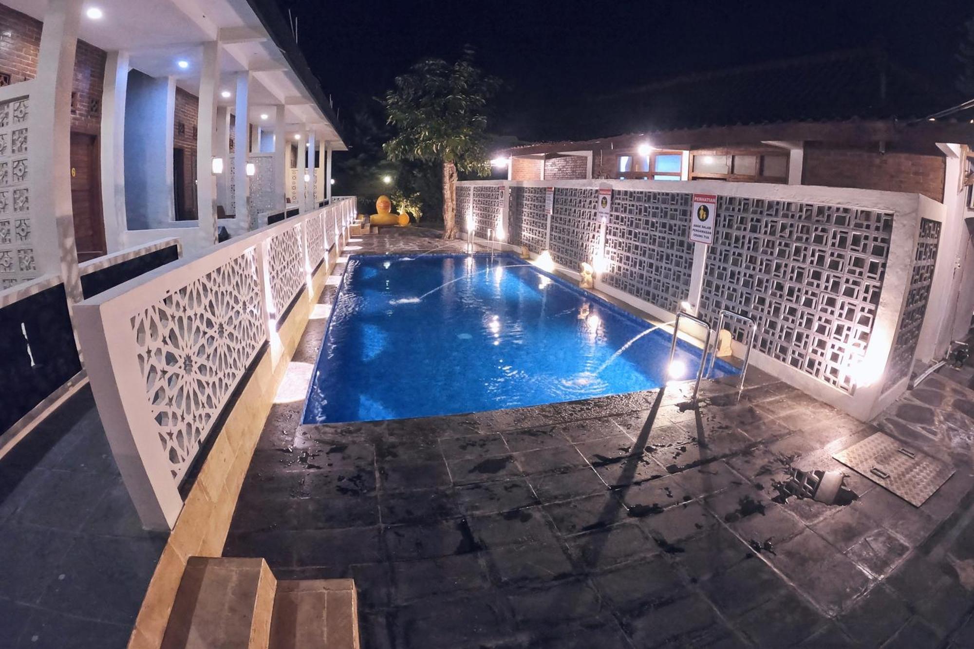 The Royal Joglo Hotel Tepus Ngoại thất bức ảnh