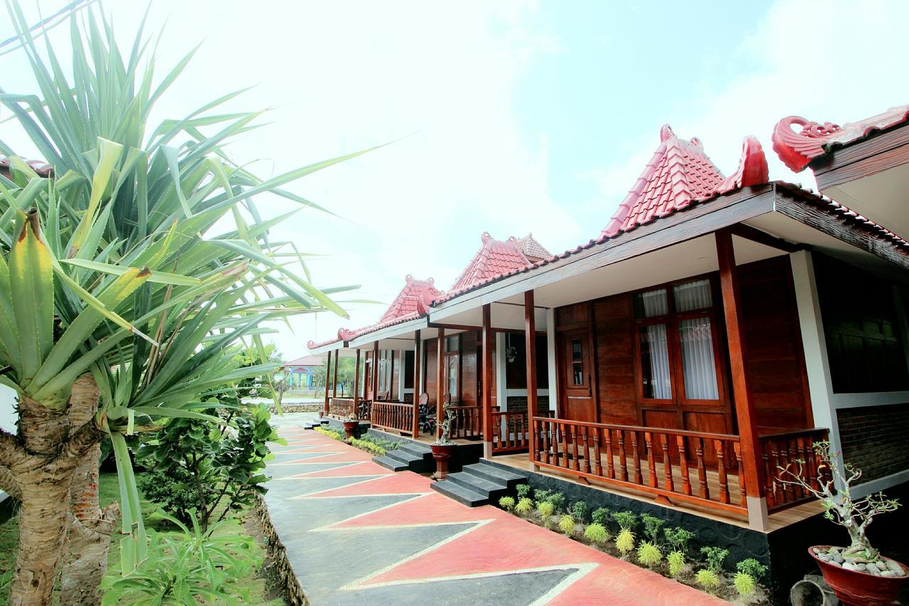 The Royal Joglo Hotel Tepus Ngoại thất bức ảnh